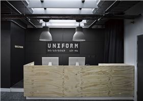 上海辦公家具廠家：碧江辦公家具打造健康環(huán)保前臺效果