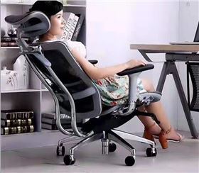 多功能人體工學(xué)椅