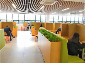 學校餐桌隔離板