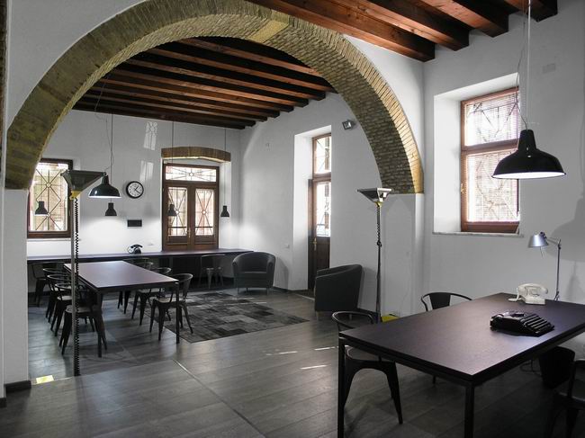 上海碧江辦公家具為您打造鬧市深處的辦公場所