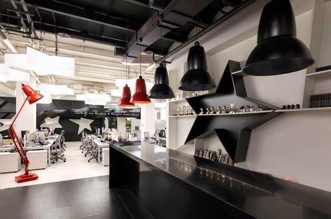 上海碧江辦公家具帶給您異樣的配鏡工作環境