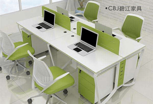 屏風(fēng)辦公桌使用材料