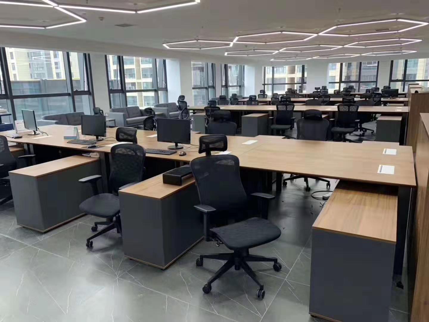 后仰人體工學椅