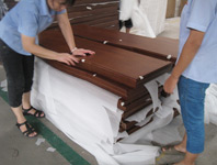 碧江工作人員仔細檢查